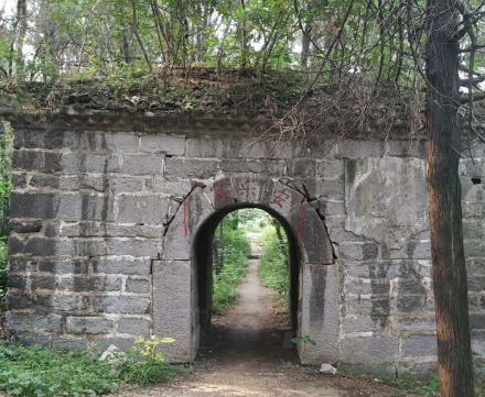 2  建于公元1470年的安乐窝内门